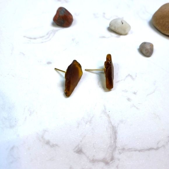 Sea glass studs brown - Picture 2 of 3
